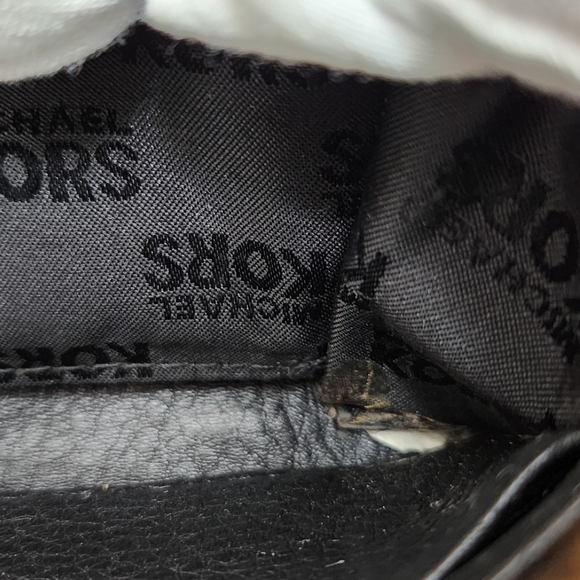 Michael Kors Black Leather Goldtone Hardware Long Zip Around Moxley Wall… - Picture 8 of 11